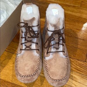 Women’s UGG boot